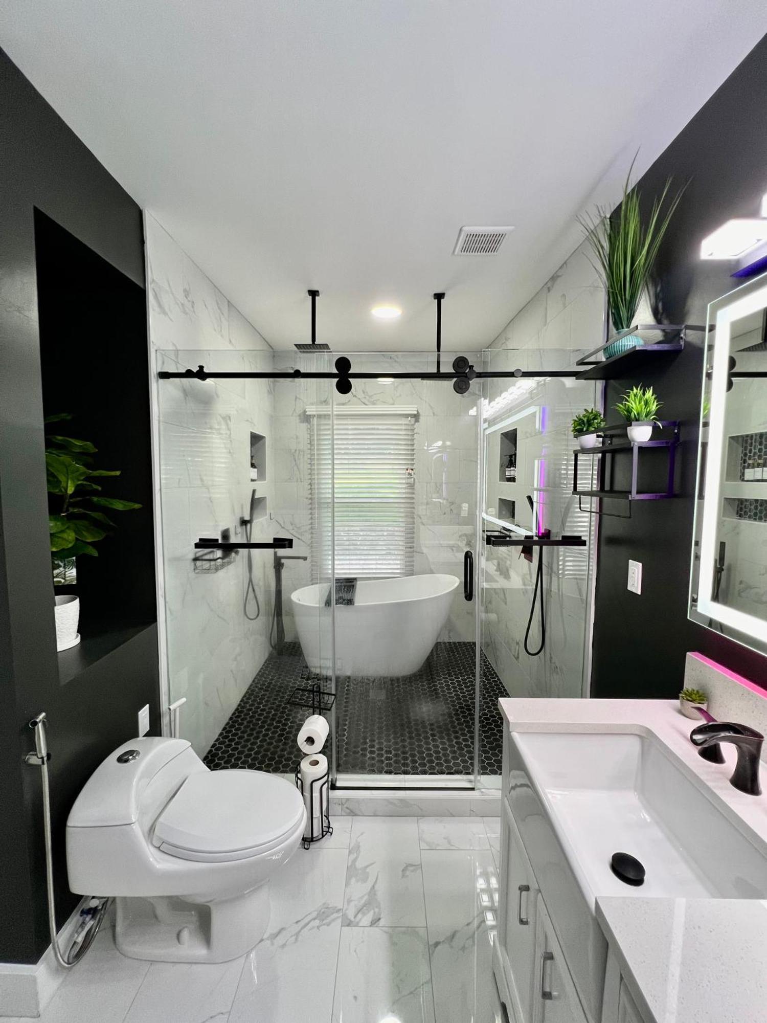 Calm 4br-3ba 10 Min Dt Airport By Lsp Homes Holiday home