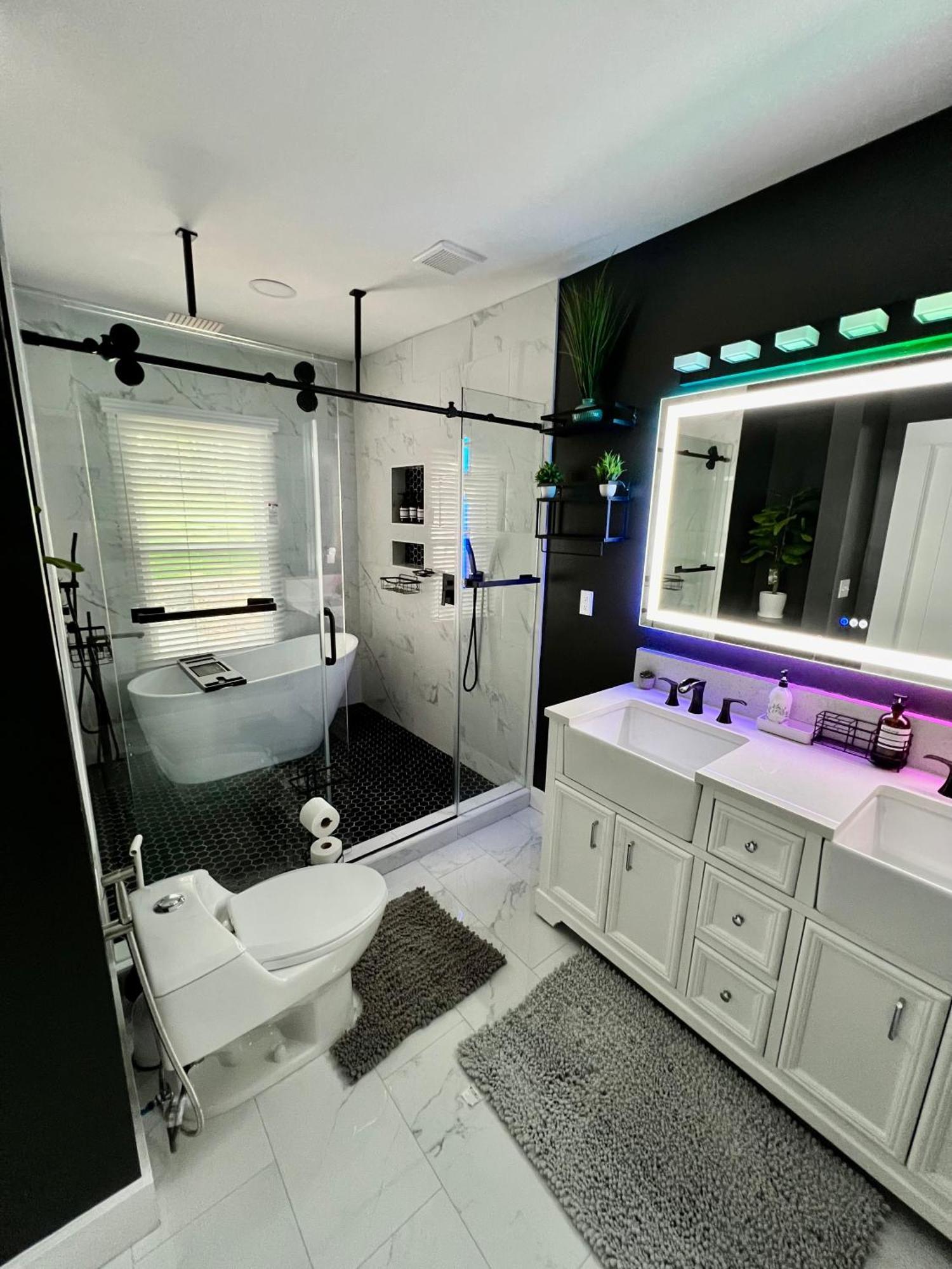 Holiday home Calm 4br-3ba 10 Min Dt Airport By Lsp Homes