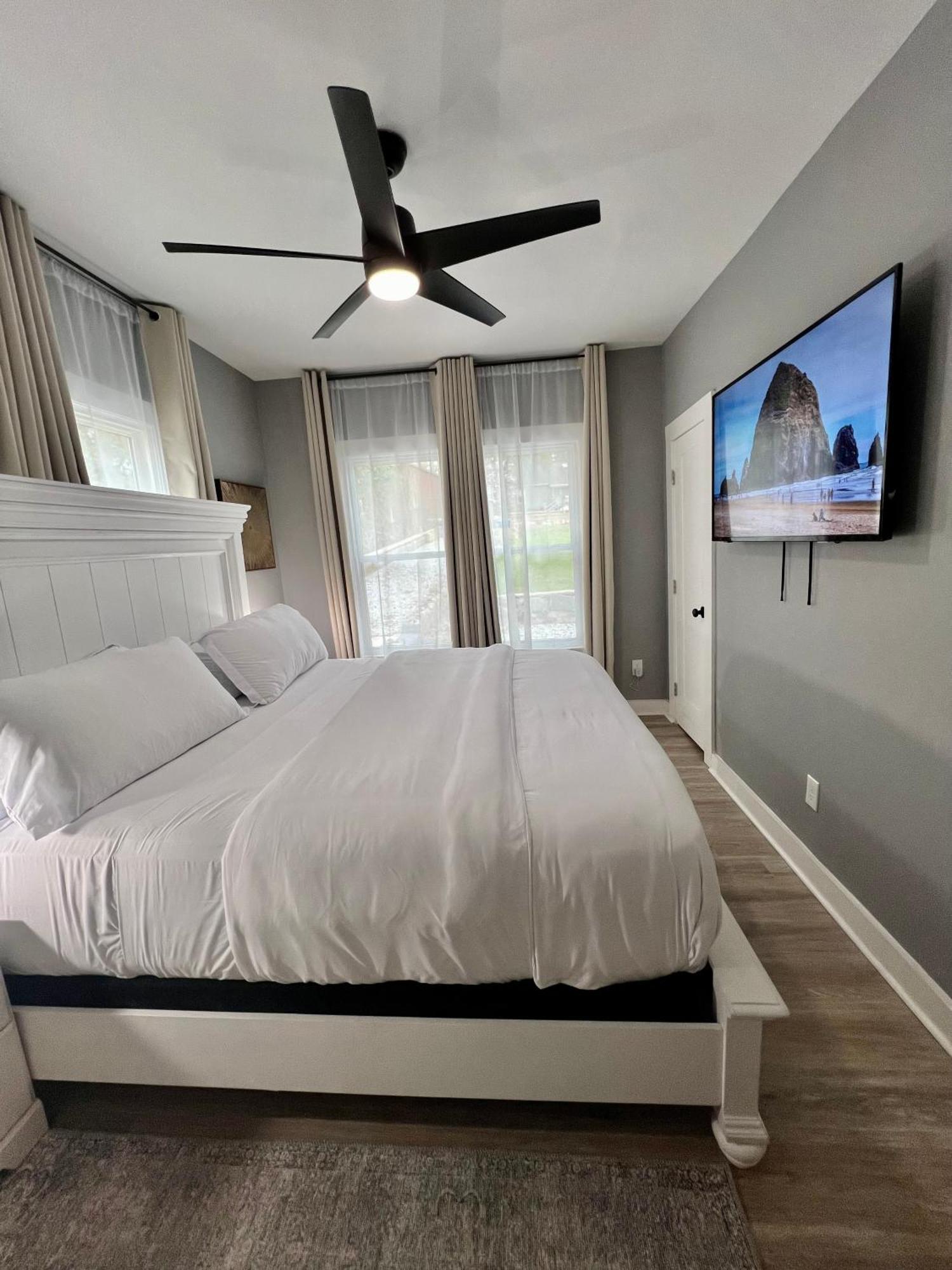 Calm 4br-3ba 10 Min Dt Airport By Lsp Homes Holiday home