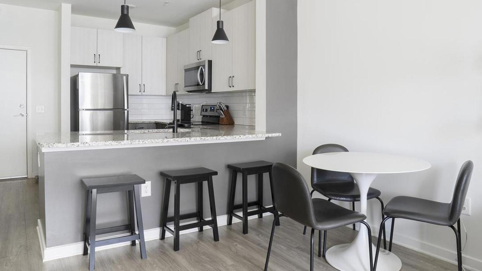 Landing At The Eddy At Riverview - 1 Bedroom In West End