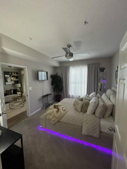 Apartment The Golden Noir Retreat-buckhead *