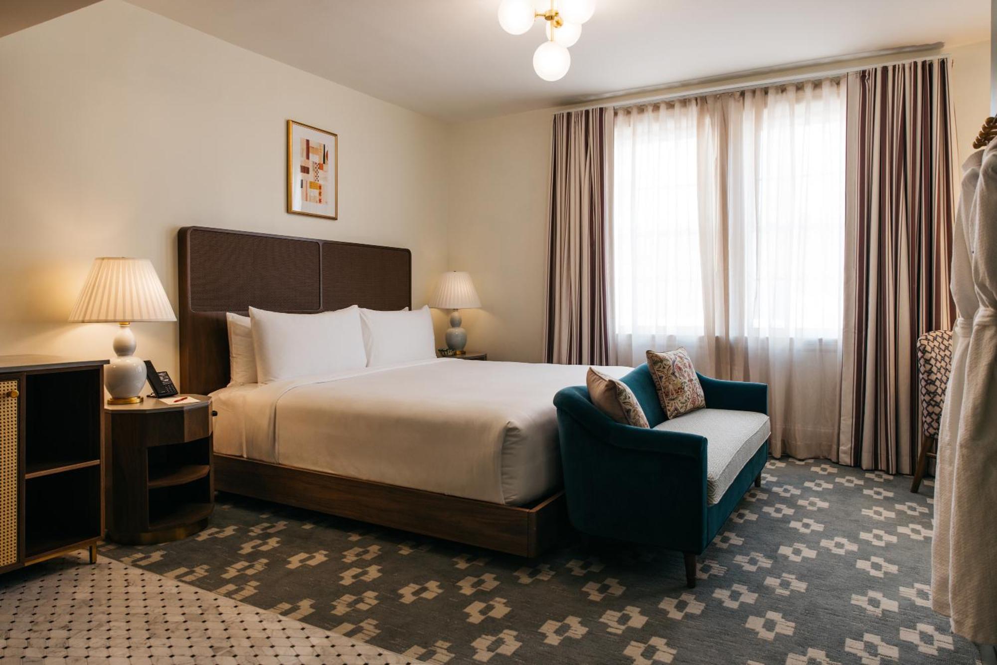 Granada Midtown Hotel 4*