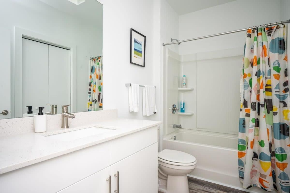 Apartment Luxe 1br With Balcony In Downtown 542blvd *