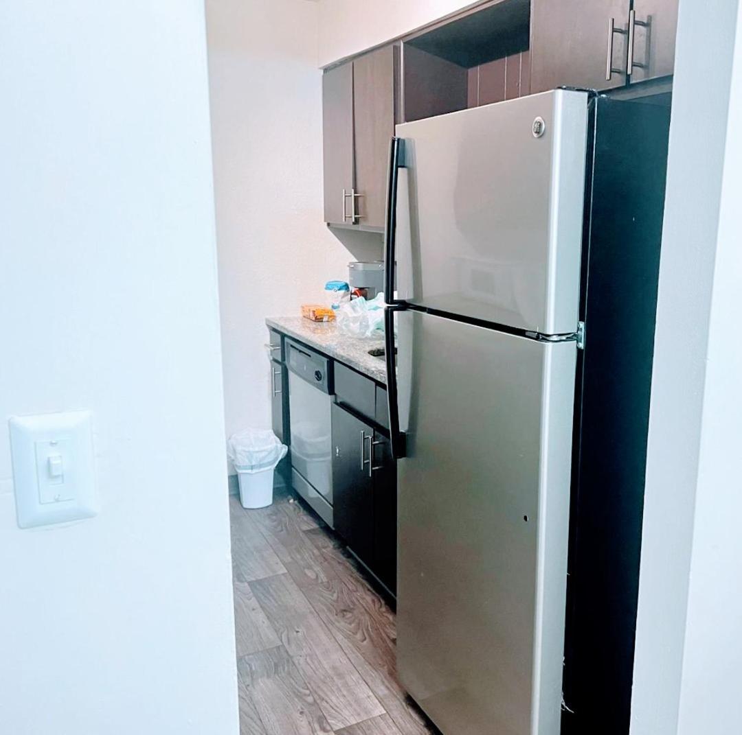 Entire Cozy 2-bedroom In Apartment