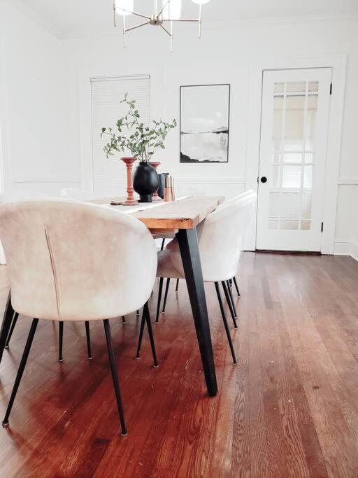 Less Than 10 Mins From Downtown, Early Checkin-subject To Availability, Pool Table