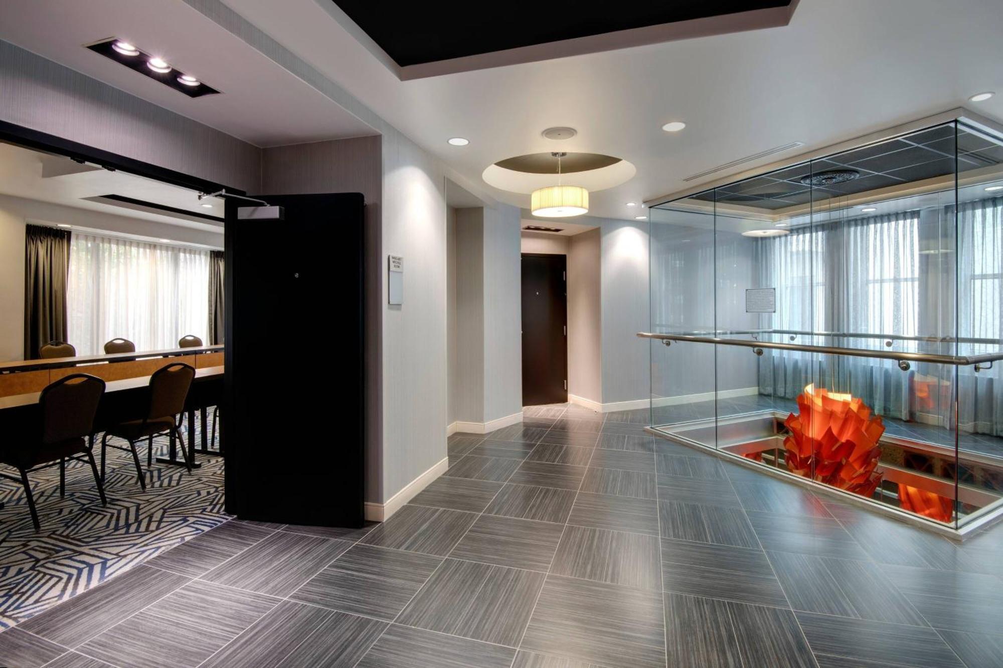 Courtyard By Marriott Downtown Hotel 3*