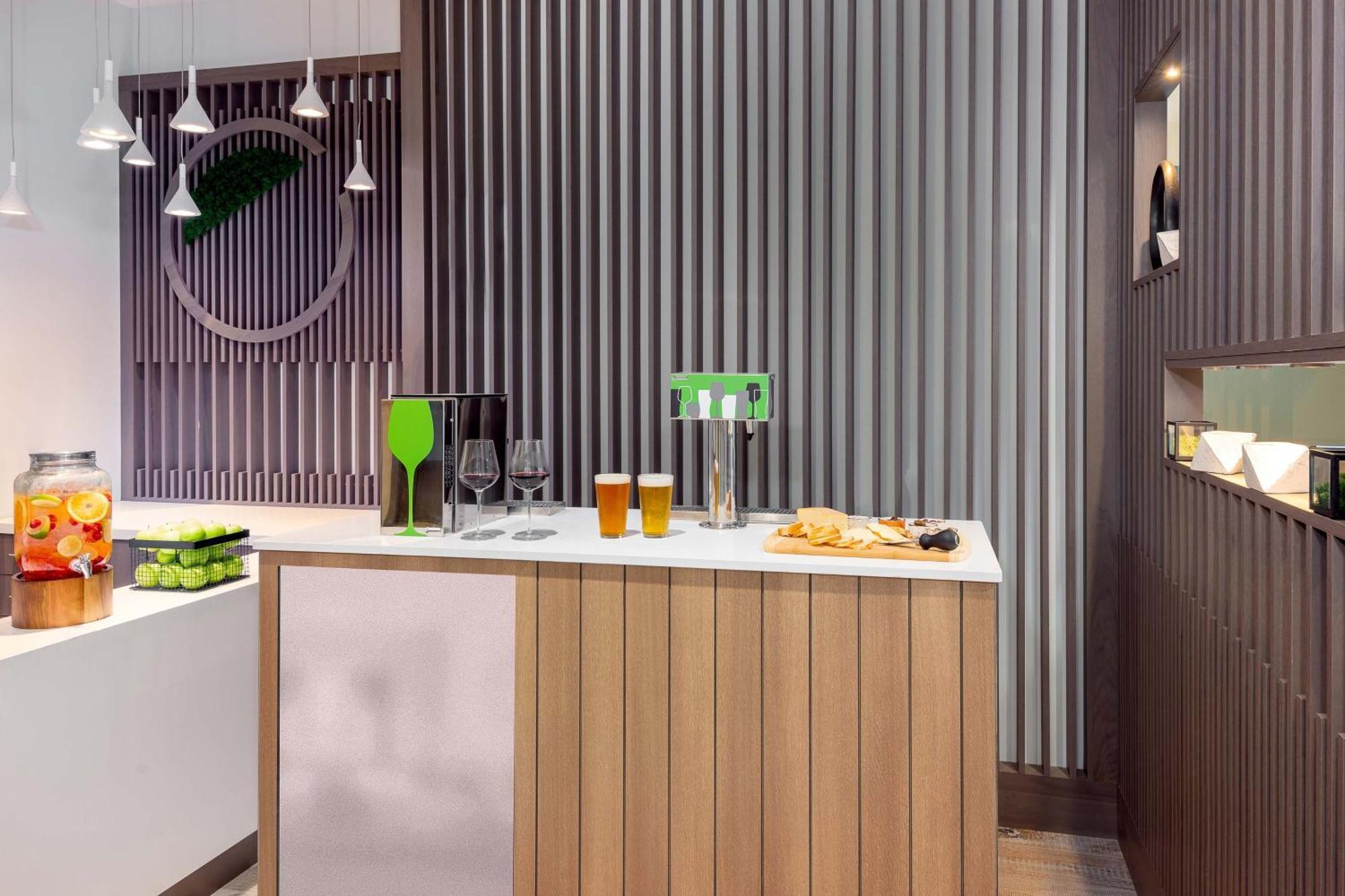 Element Midtown 3*