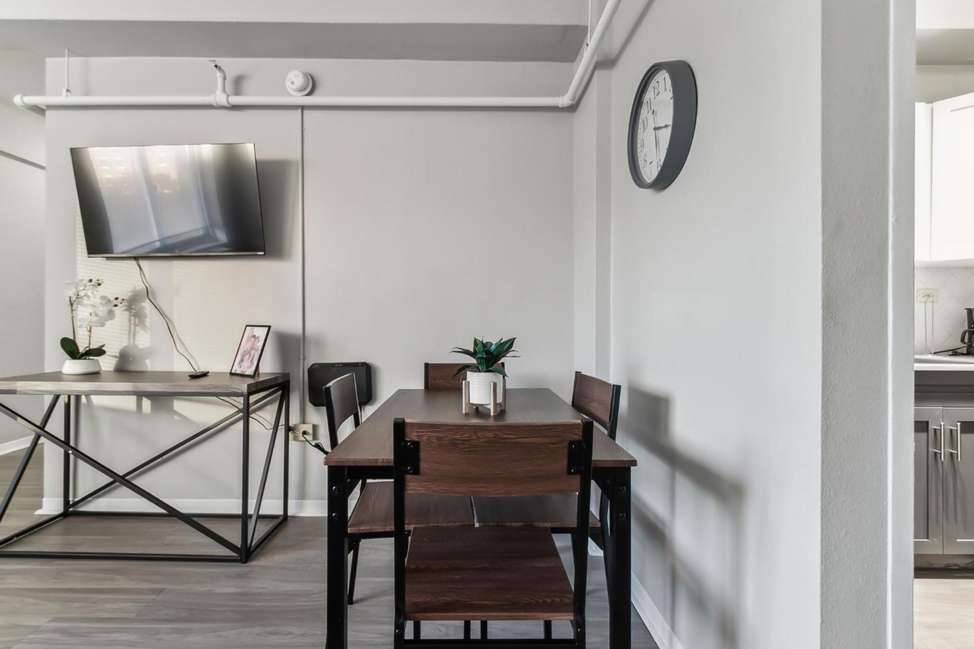 Crest At Peachtree 821 Spacious 1 Bd 1 Bth *