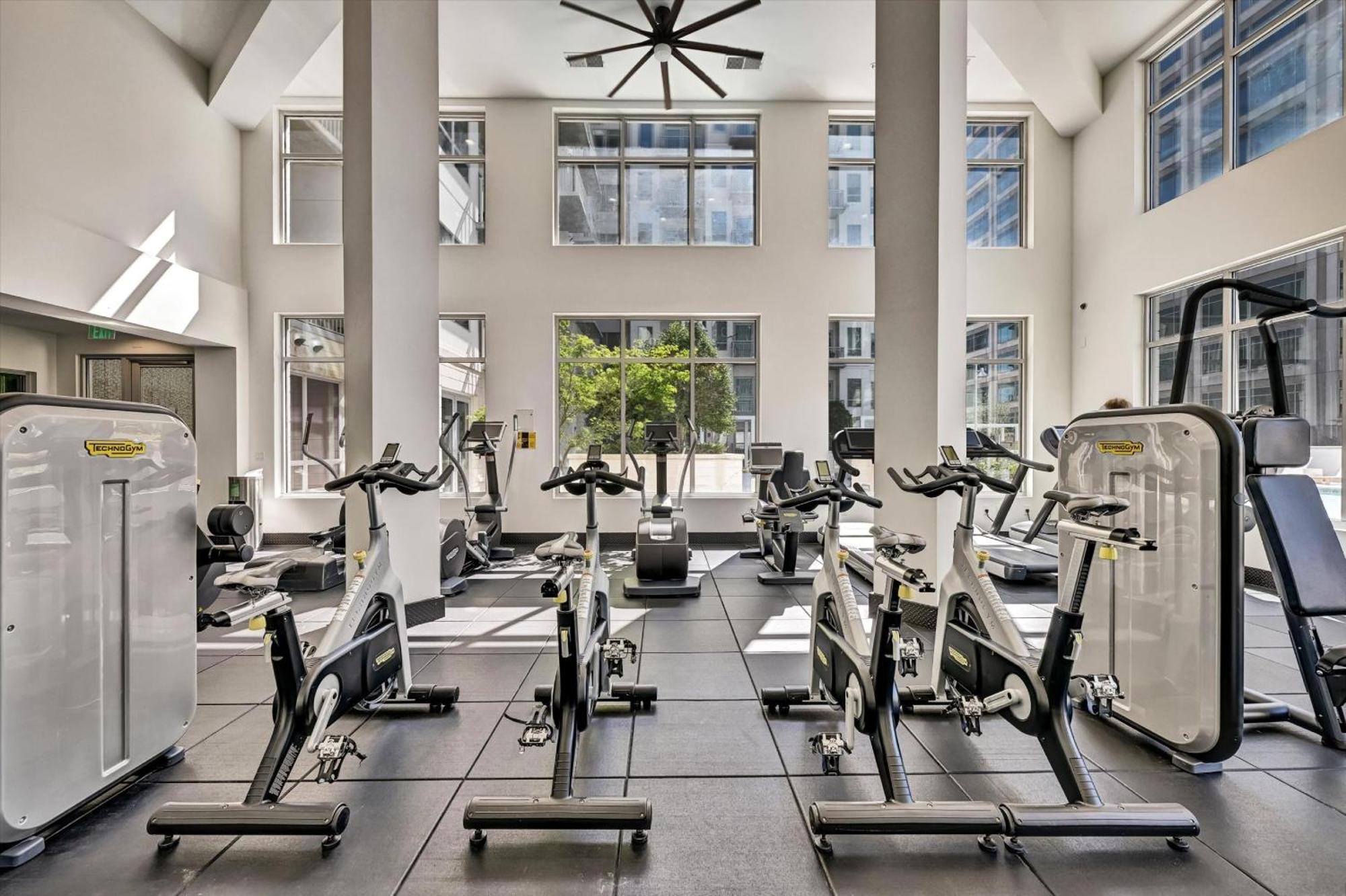 Global Luxury Midtown *