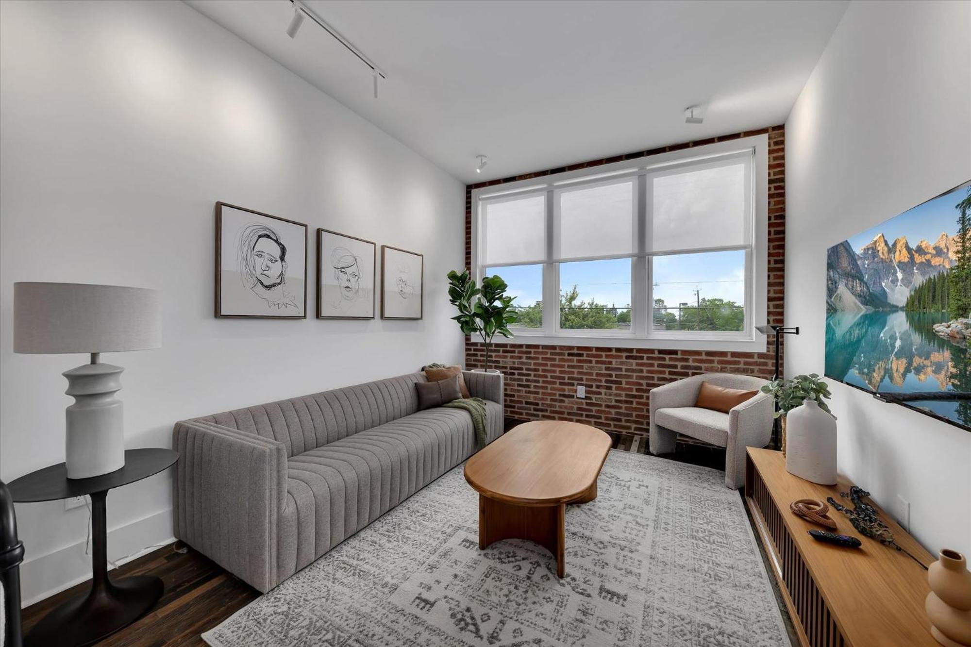 New Construction Loft Style Spacious Lux 204 Apartment *