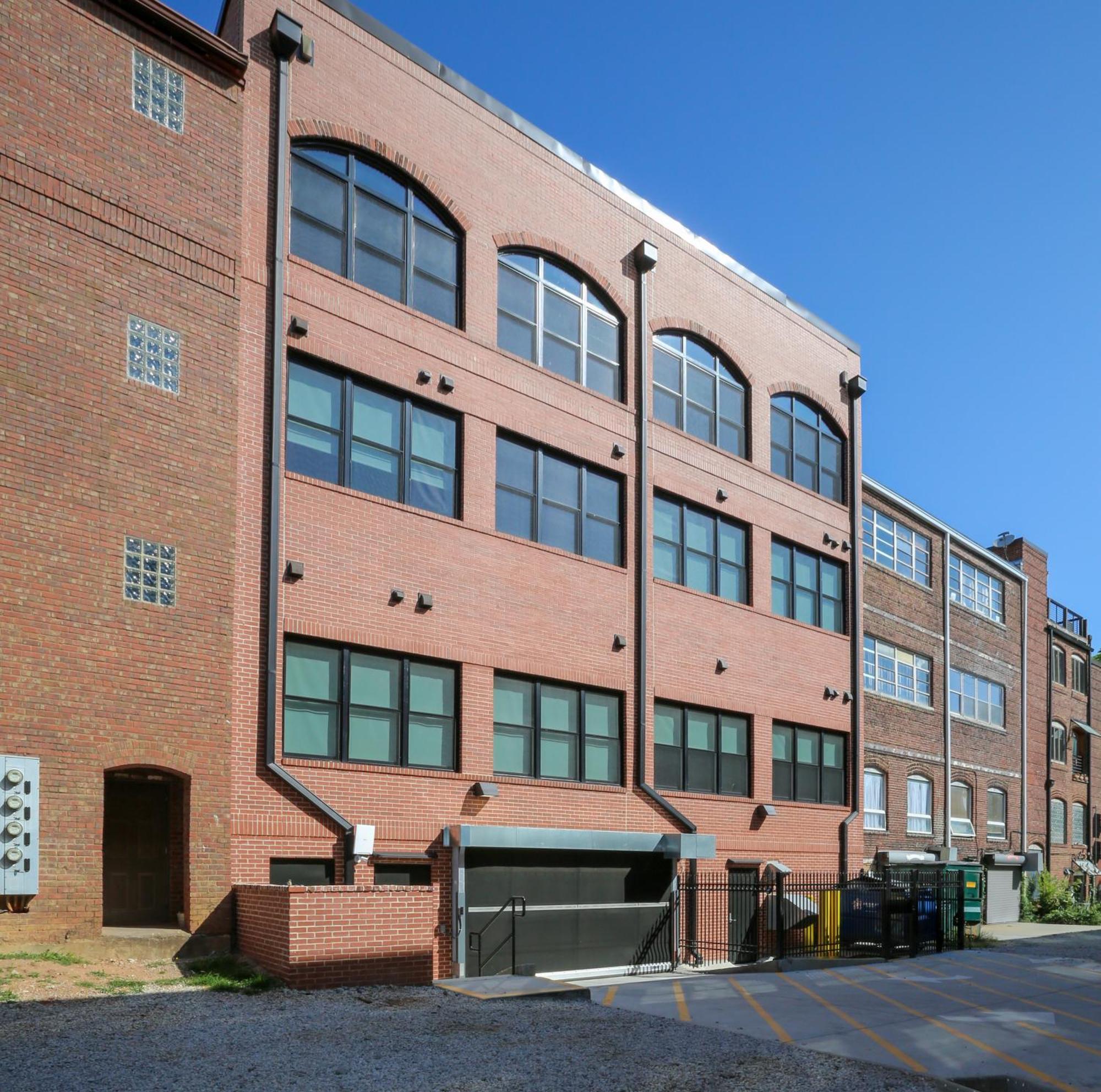 New Construction Loft Style Spacious Lux 204 Apartment