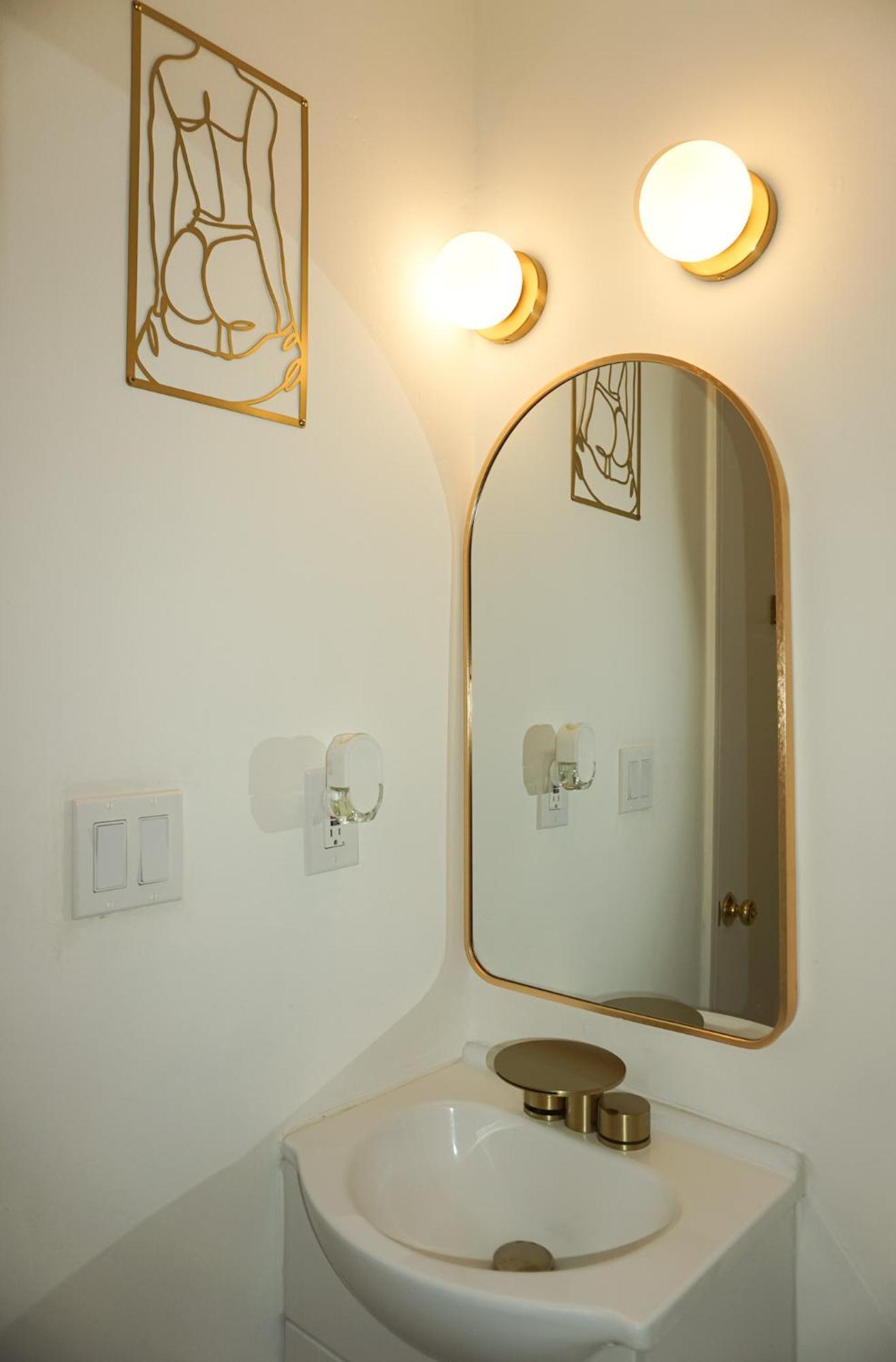King Size Modern Comfort Near Mercedes Benz Stadium Holiday home Atlanta