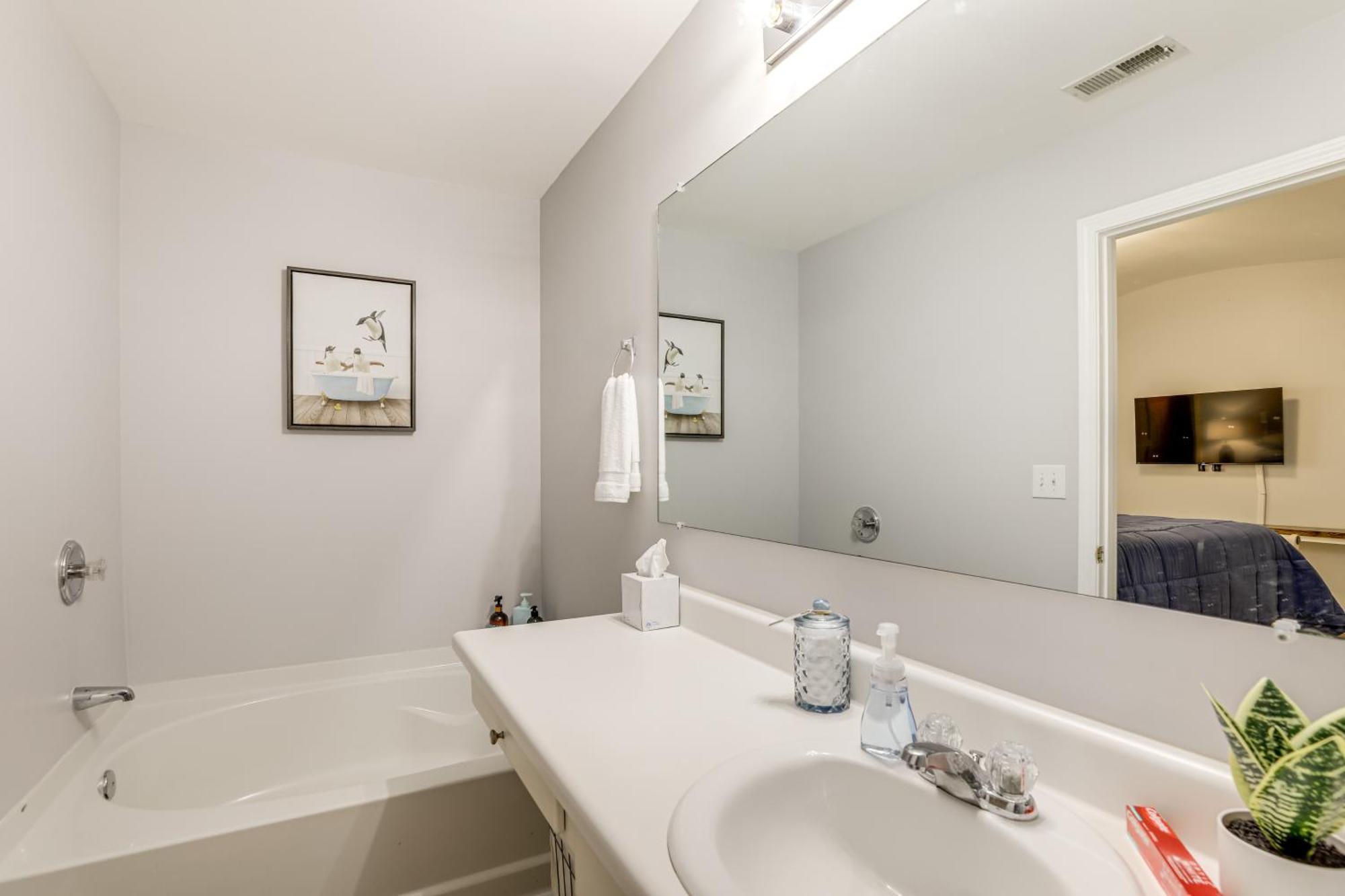 8 Mi To Downtown Townhome!