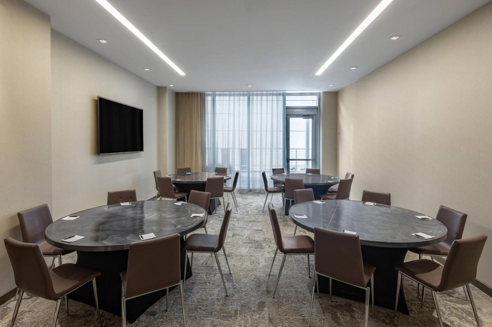 Hotel Ac By Marriott Midtown 4*