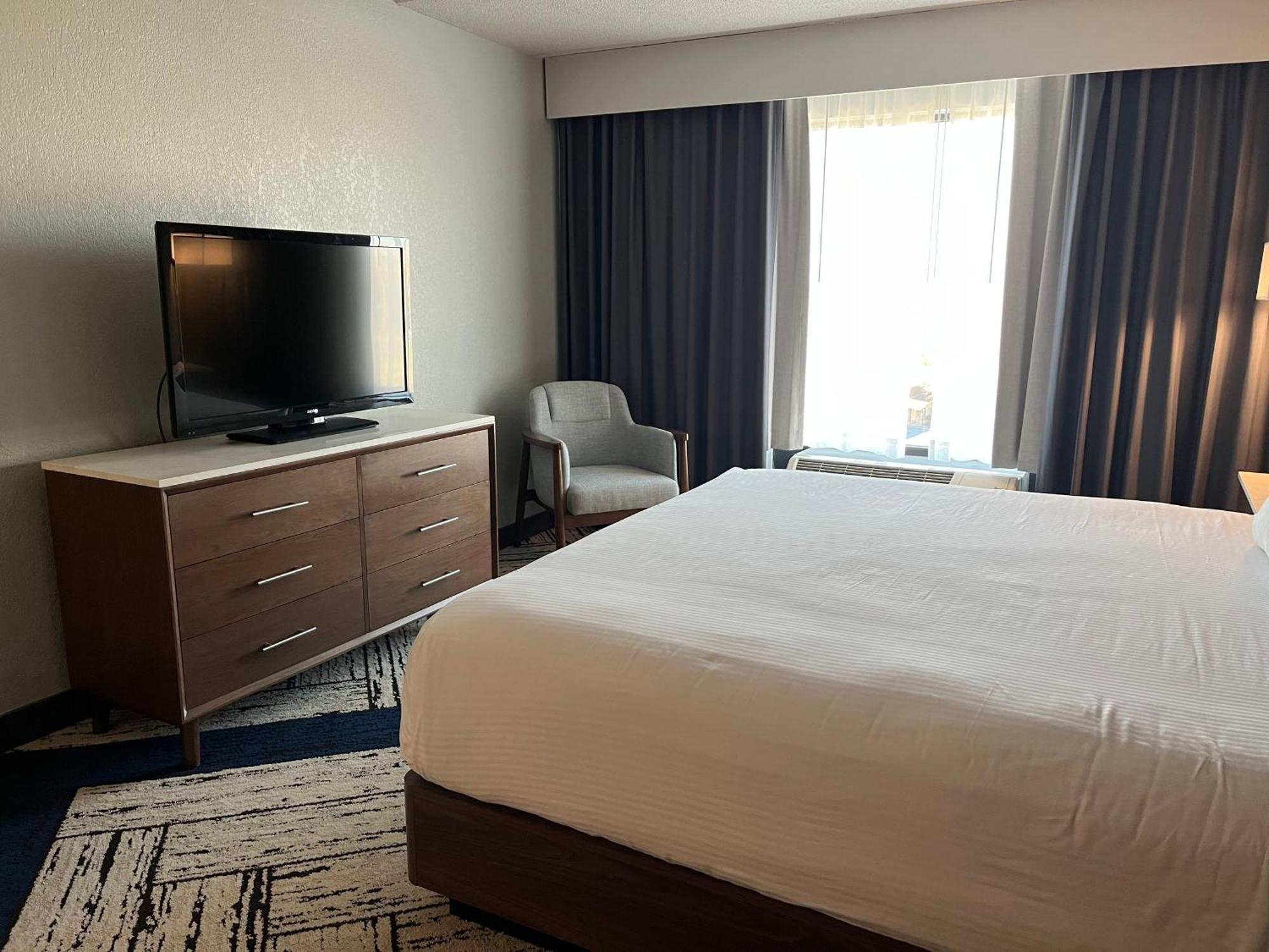 Sky Point & - Airport Hotel 3*