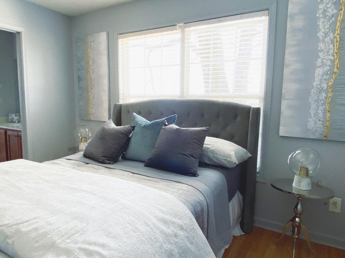 Holiday home Two Cozy Homes Near Gwcc & Mercedes Benz - Sleeps 15 Atlanta