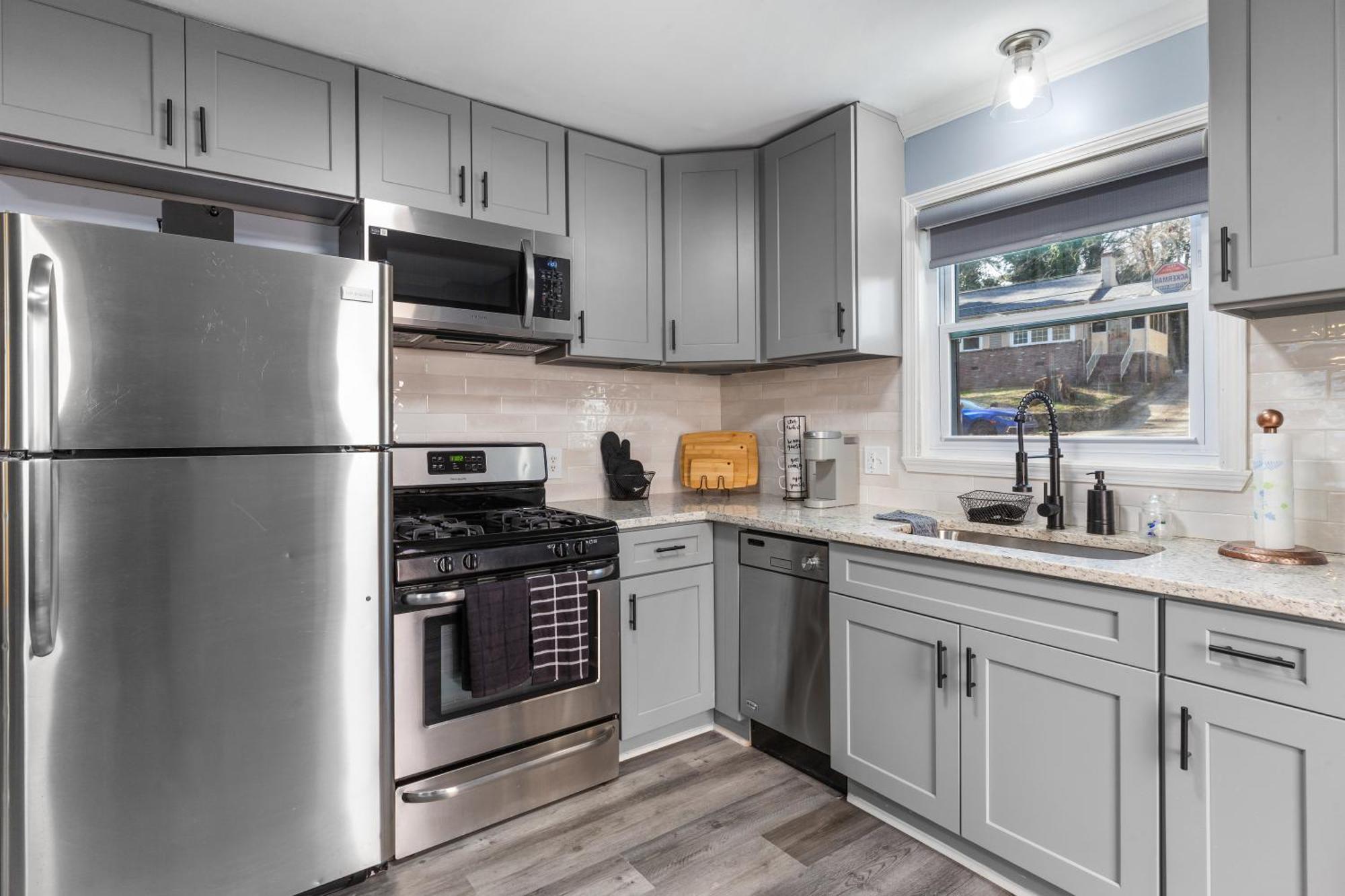 Tranquility Creek - Stylish 2br - 7 Mins Atl Airport *