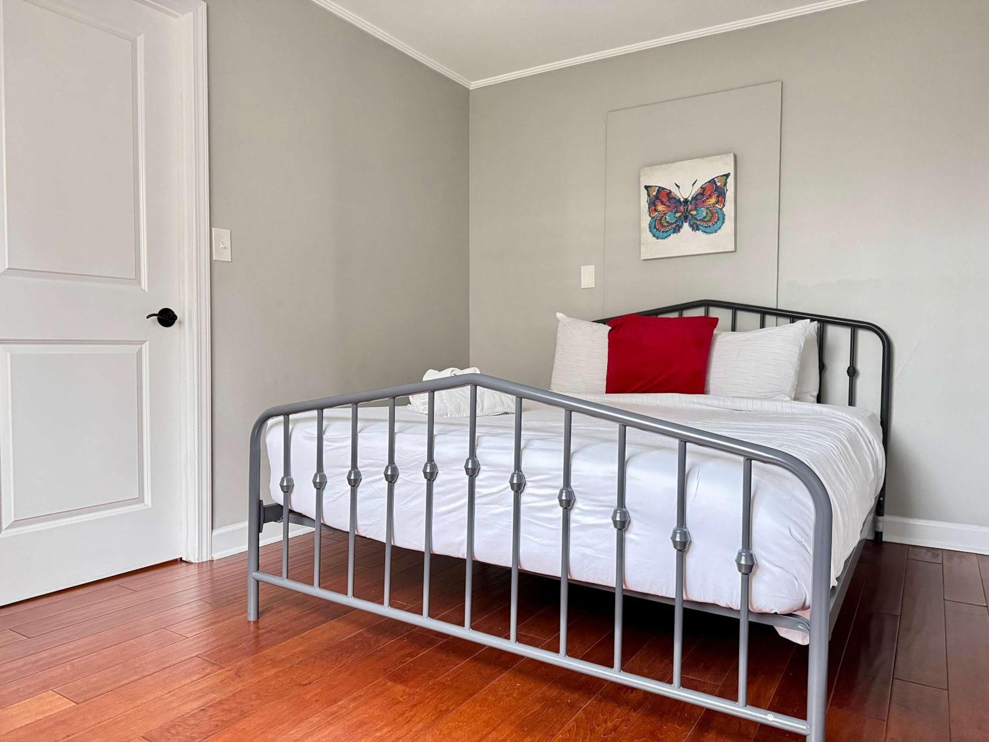 Holiday home 2br Chic Downtown Atl W Free Parking Lm602 *