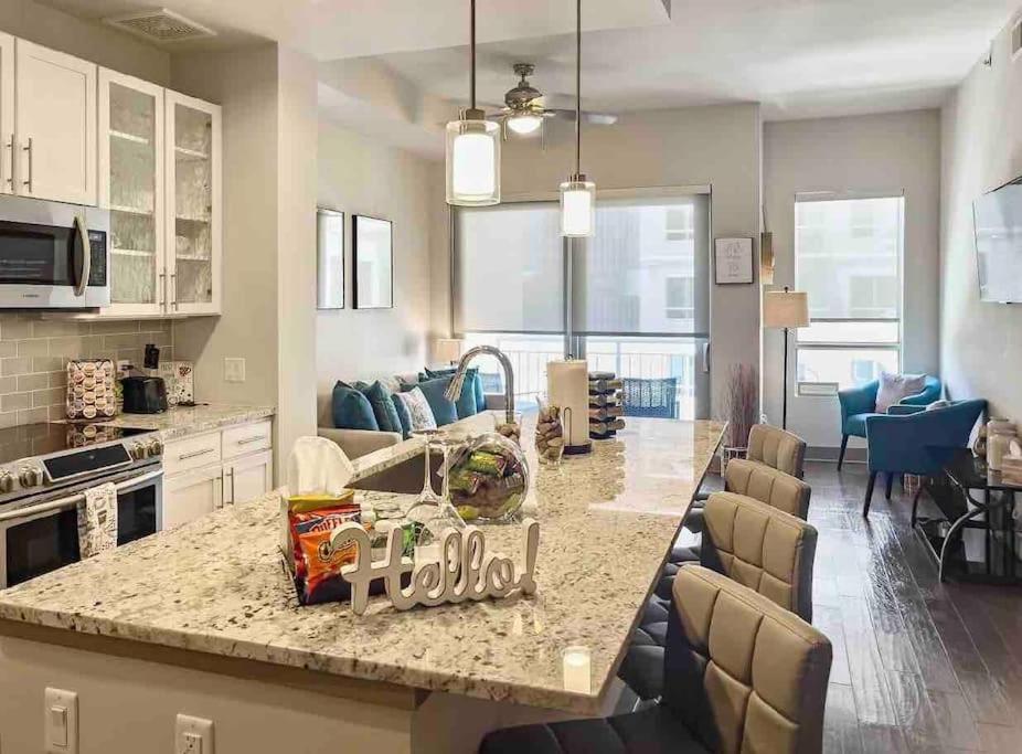 Apartment Modern Midtown Oasis *