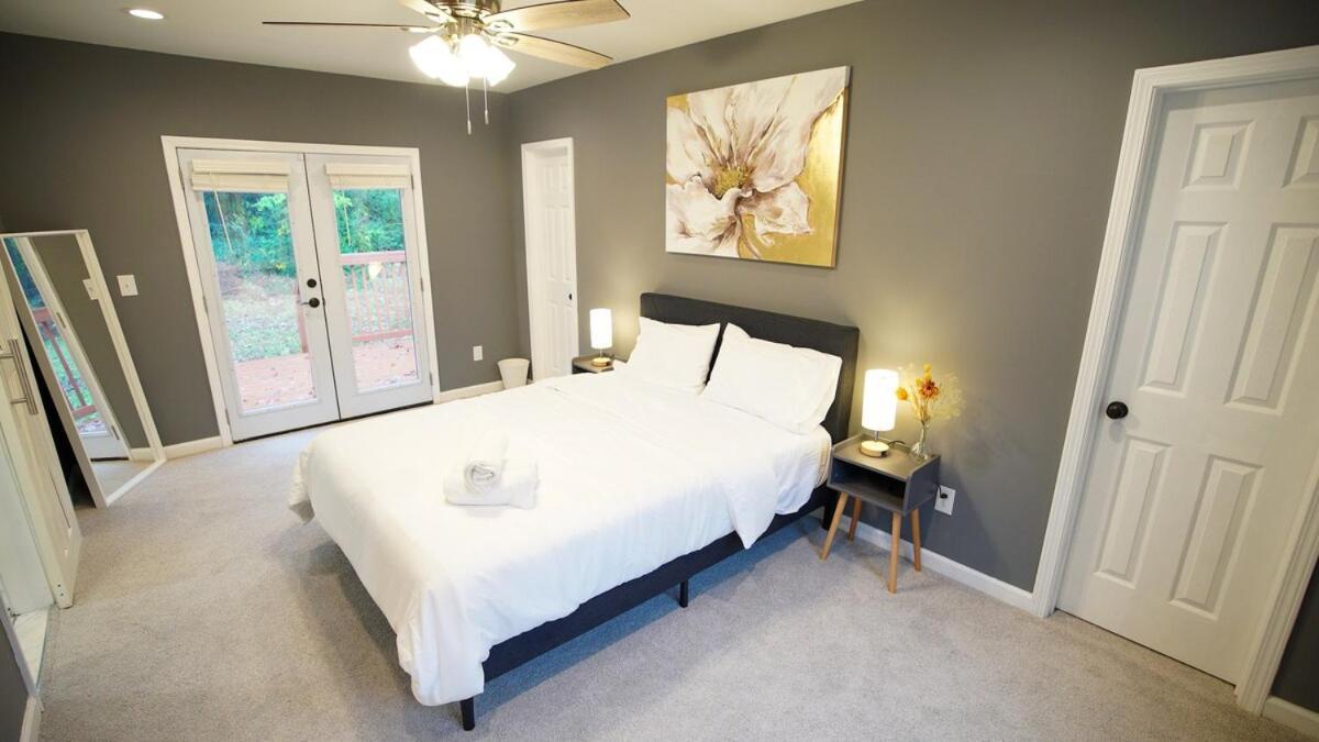 Cozy 3bd In Minutes From Airport Mercedes Benz Stadium And Midtown * Atlanta