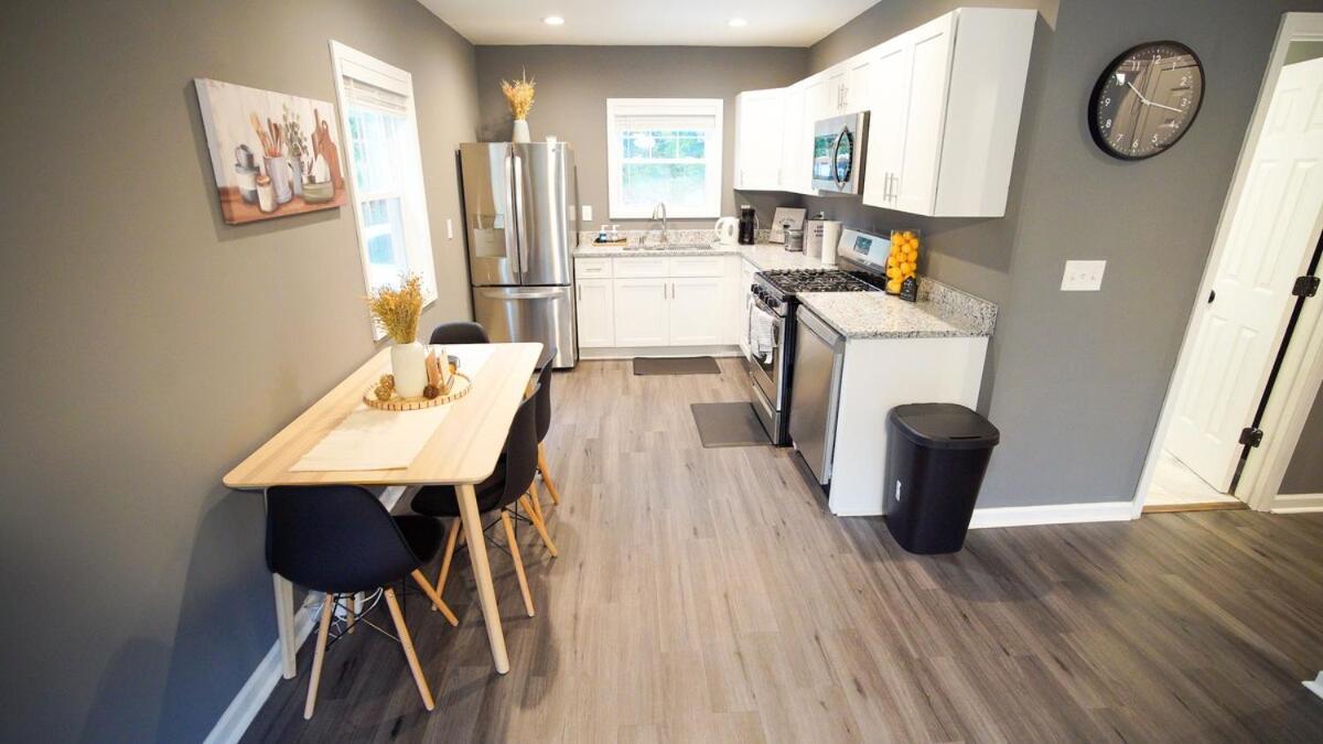 Cozy 3bd In Minutes From Airport Mercedes Benz Stadium And Midtown