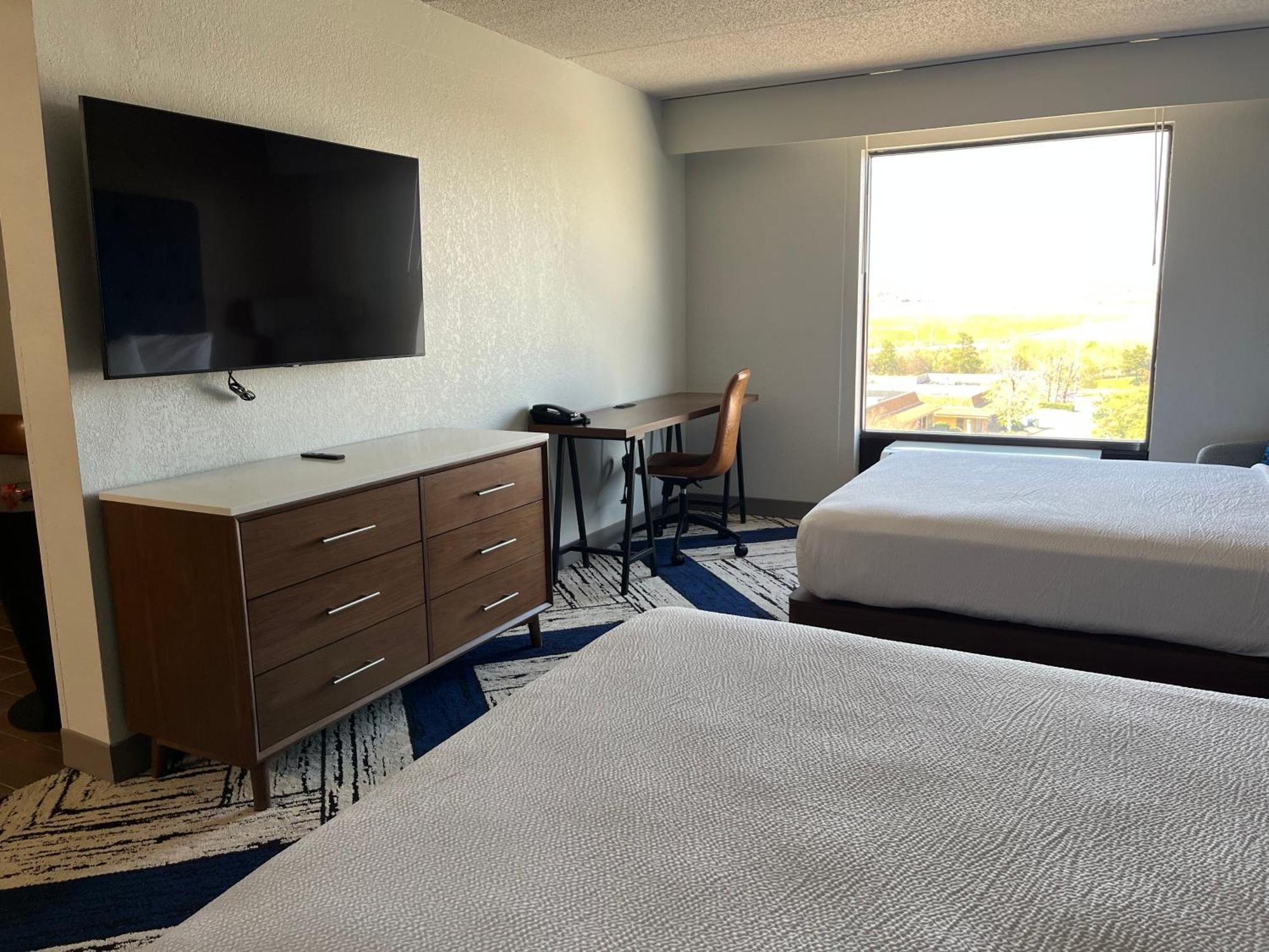 Hotel Sky Point & - Airport Forest Park