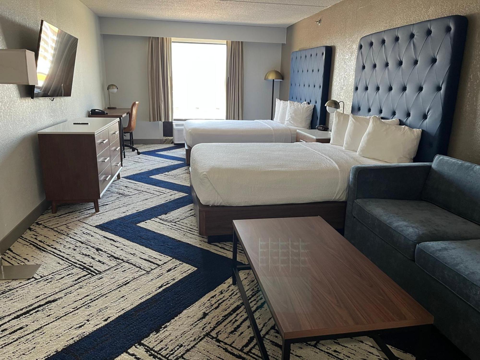 Sky Point & - Airport Hotel 3*