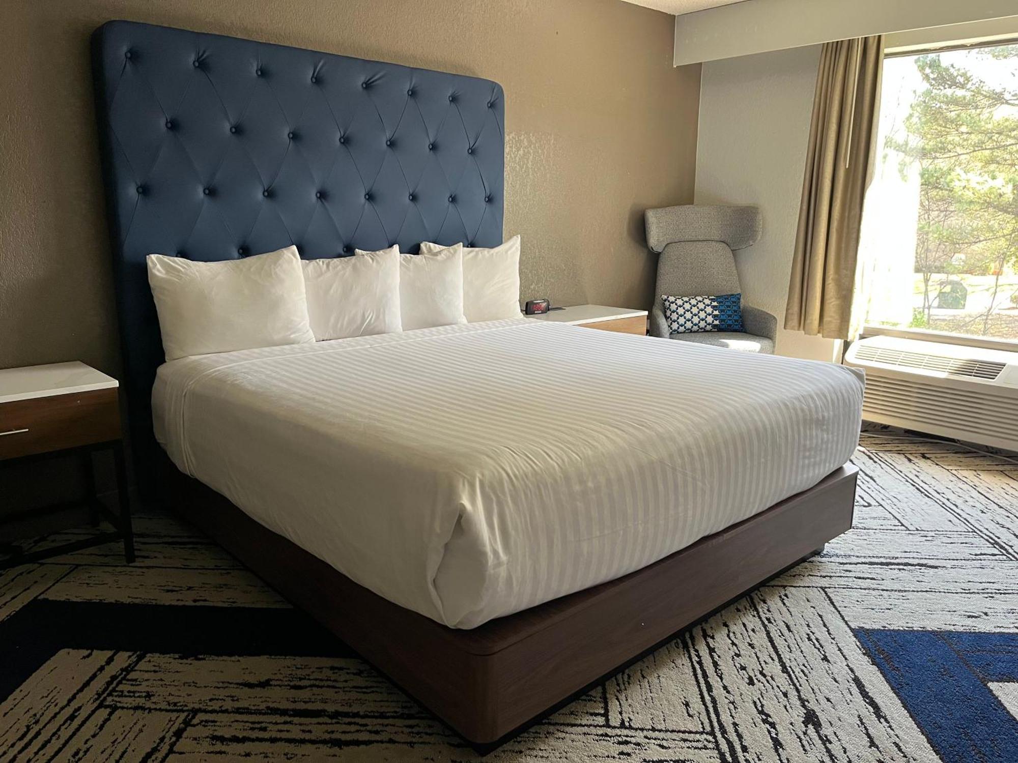 Sky Point & - Airport Hotel Forest Park