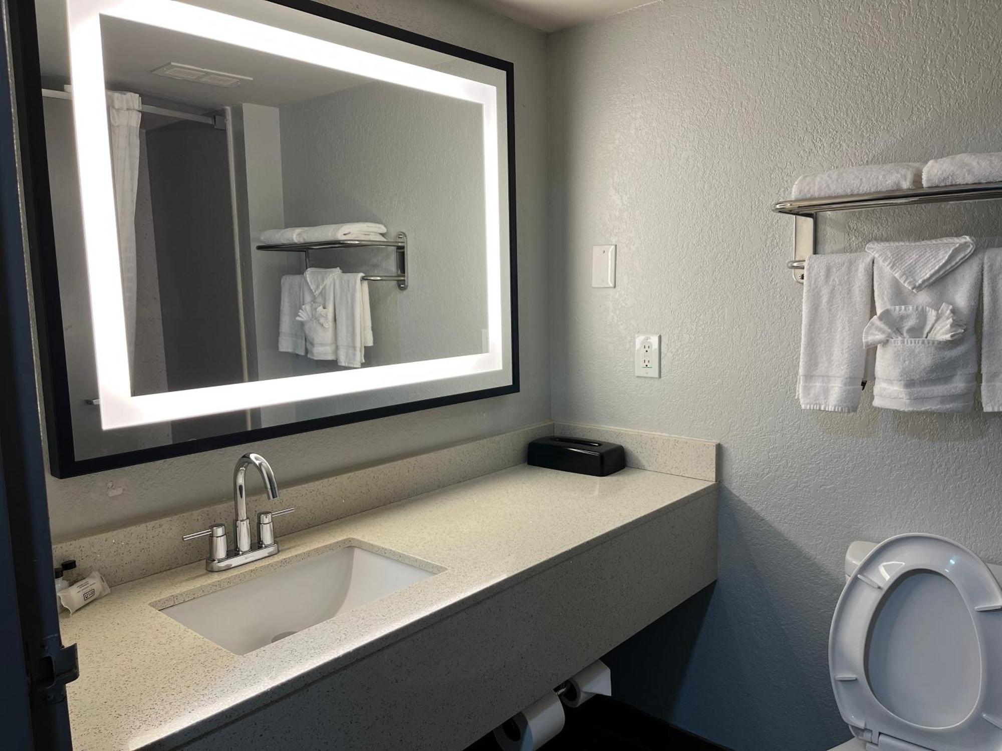 Hotel Sky Point & - Airport Forest Park