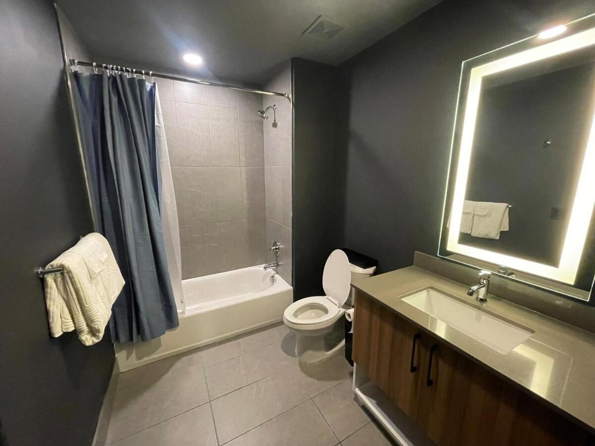 Exquisite In Midtown Apartment