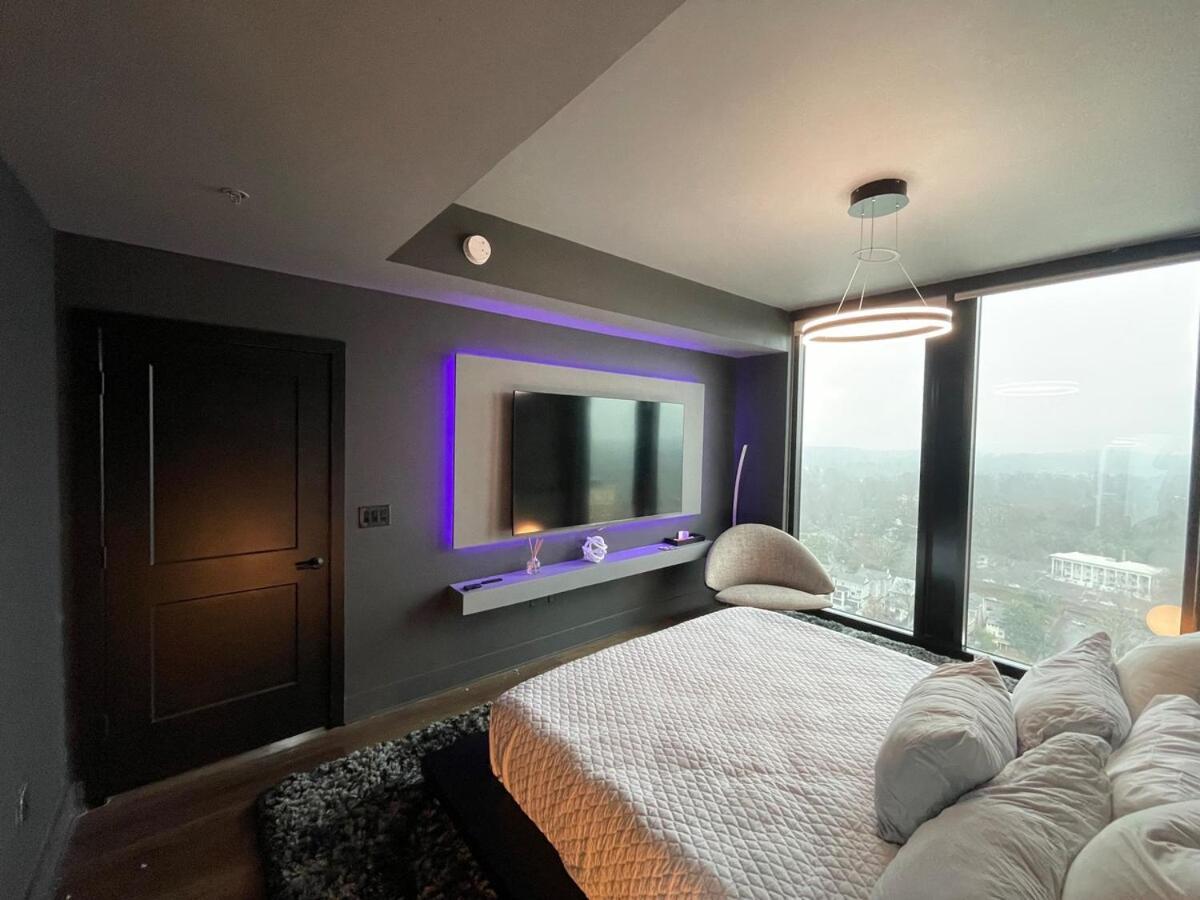 Exquisite In Midtown Apartment