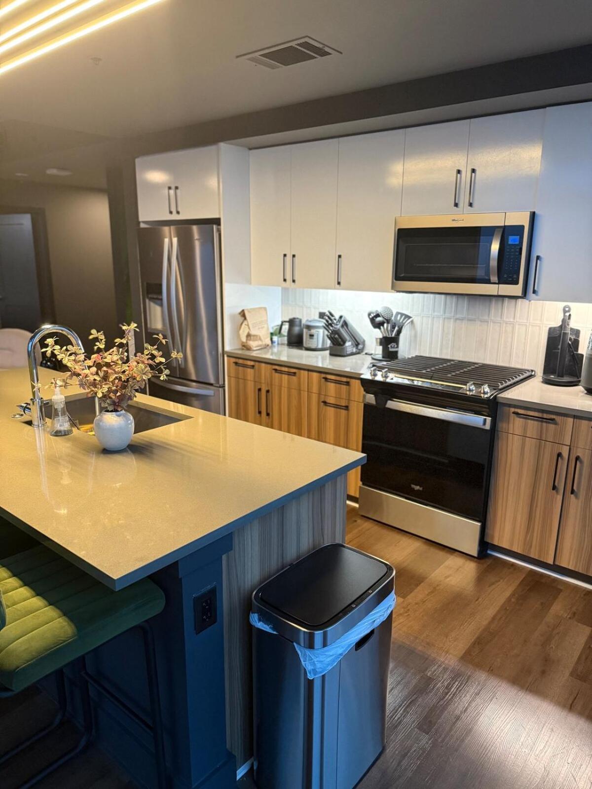 Exquisite In Midtown Apartment