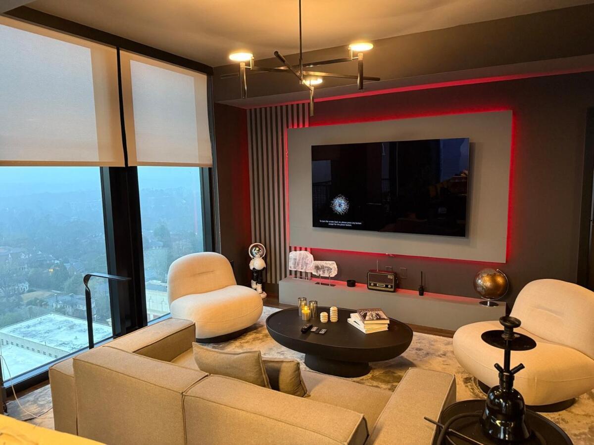 Exquisite In Midtown *