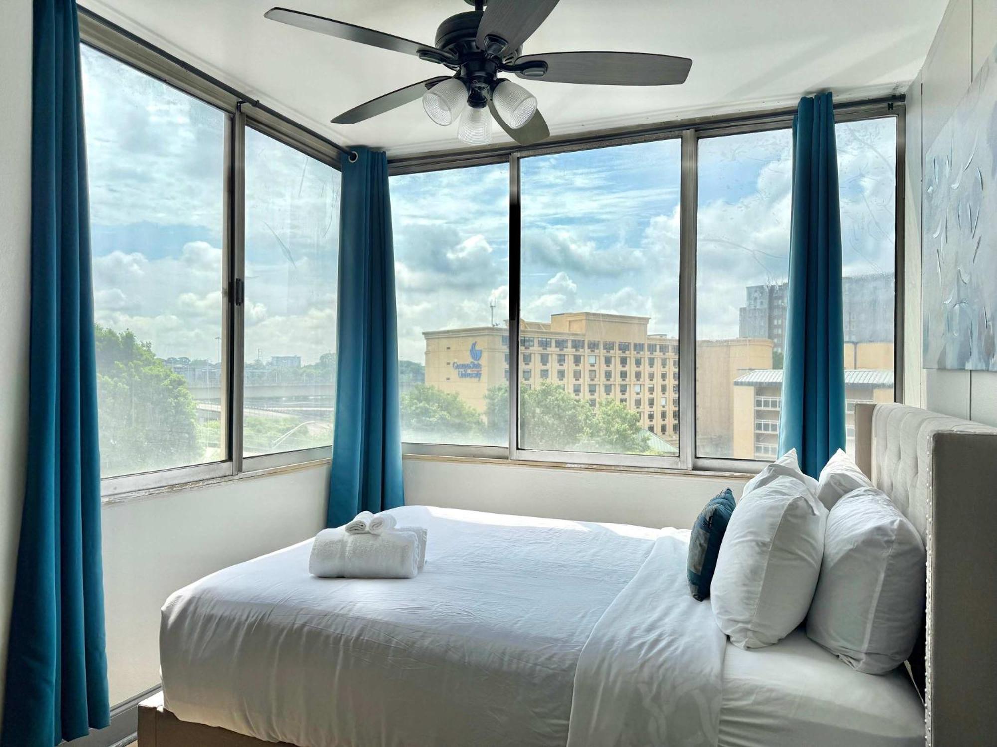 Apartment Downtown 24h Concierge 3 Bds 2br Onsite Parking Lm706 Atlanta