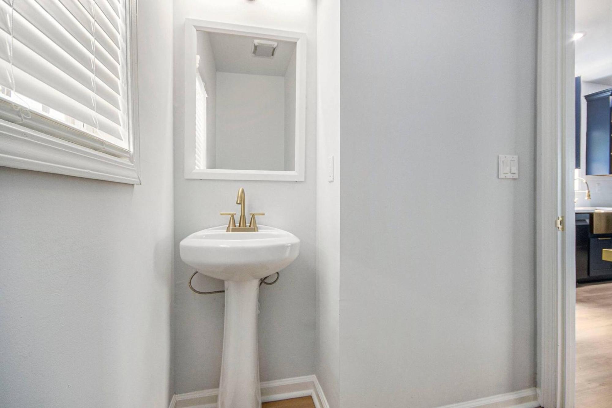 Boho Luxury| Ev Charger| Fenced Yard | King Beds