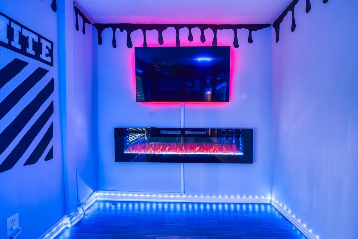 The Showtime Pad - Game - Pool Table - Fireplace *