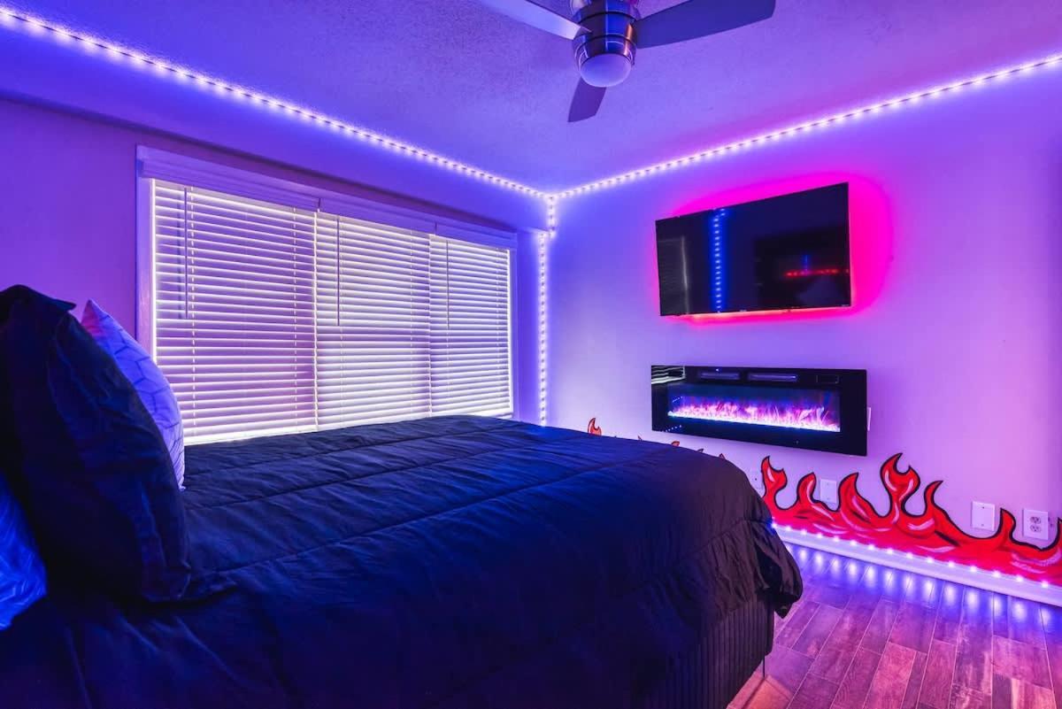 The Showtime Pad - Game - Pool Table - Fireplace