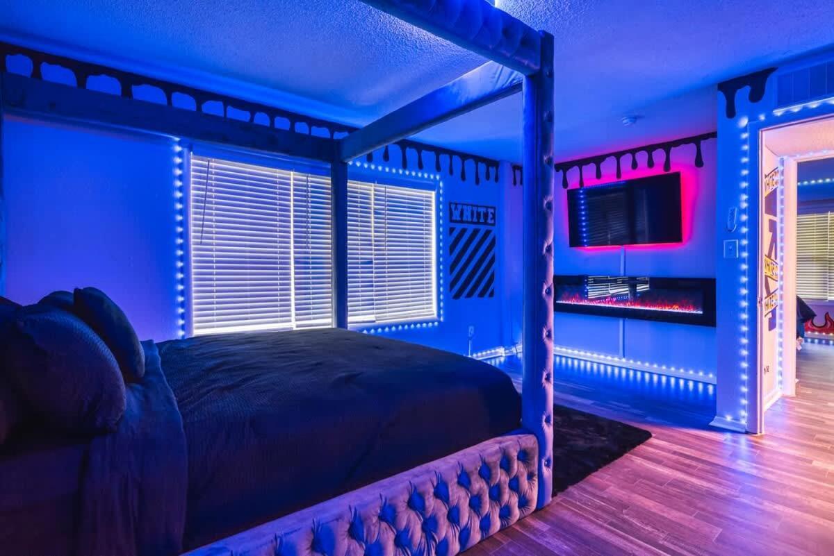 The Showtime Pad - Game - Pool Table - Fireplace Apartment Atlanta
