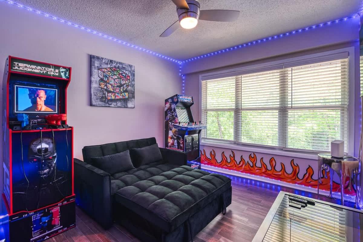 The Showtime Pad - Game - Pool Table - Fireplace Atlanta