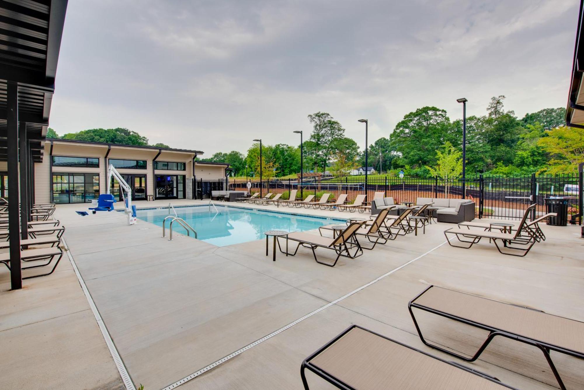 Townhome 1 Mi To Grant Park And Beltline! Holiday home *
