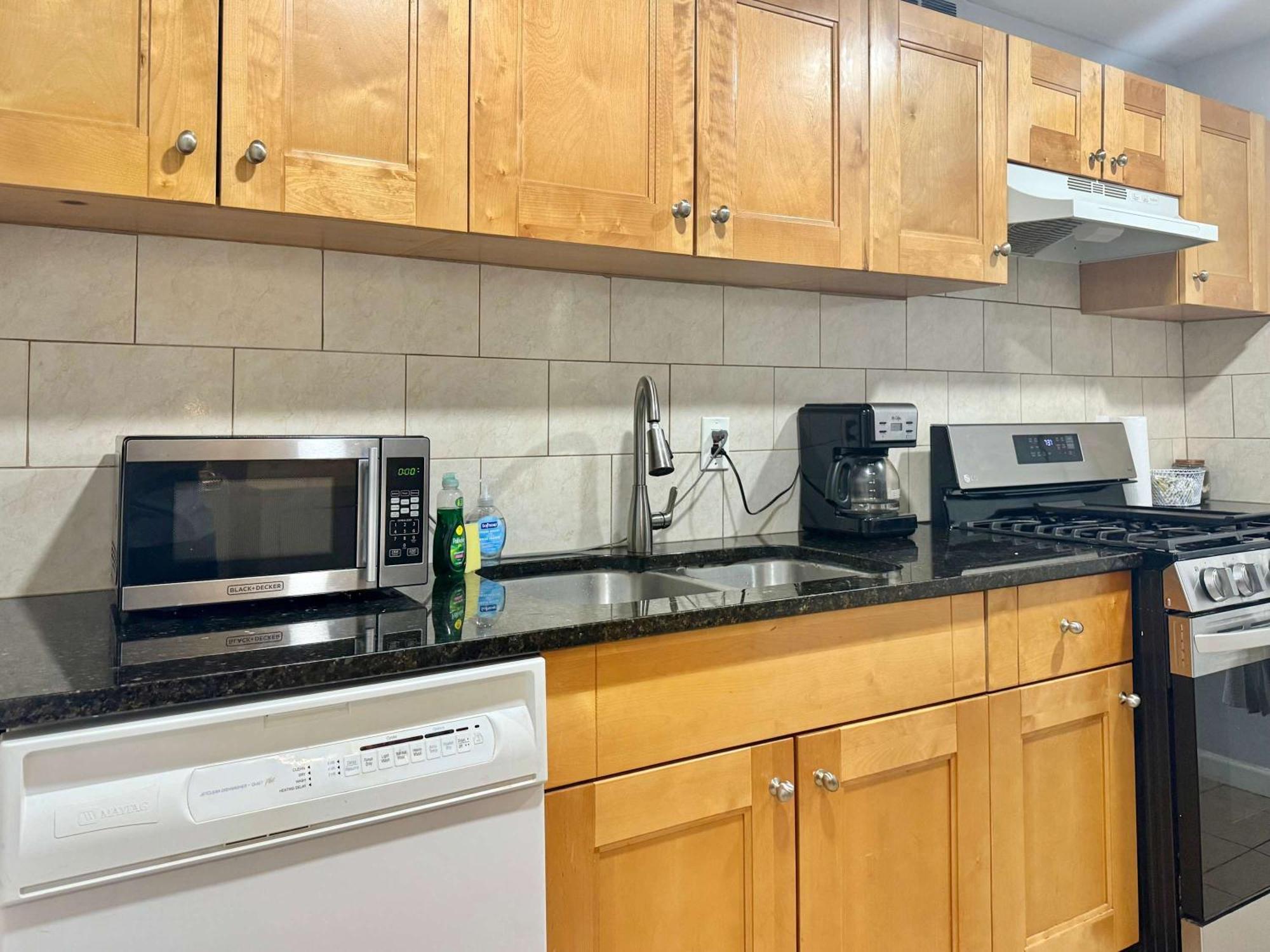 Heart Downtown 2bd New Paint Floor View Lm207 Holiday home