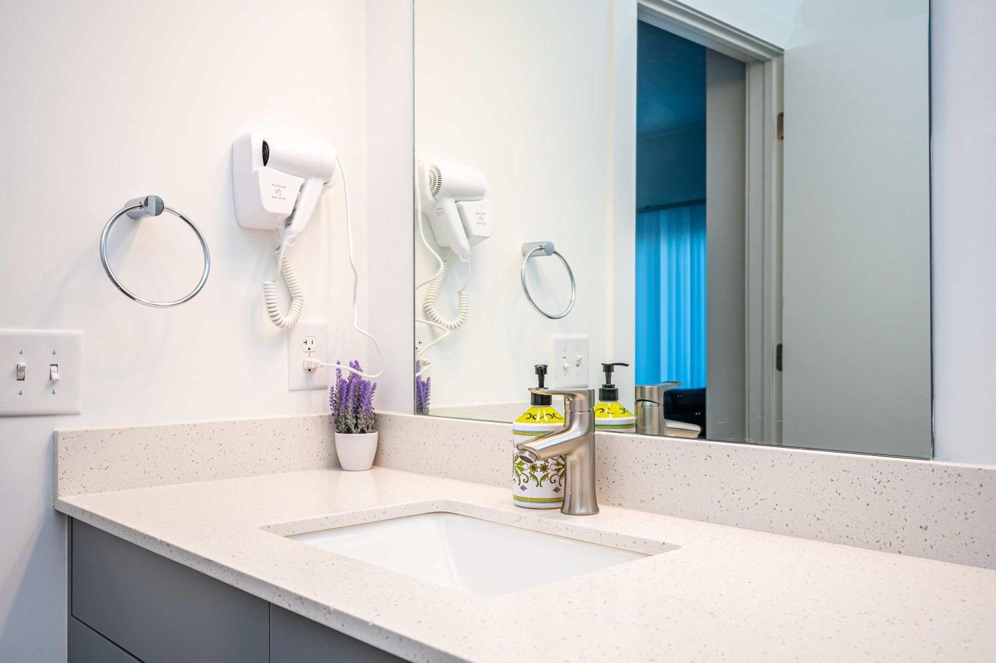 Holiday home Luxe 1br W Balcony In Downtown 542blvd *