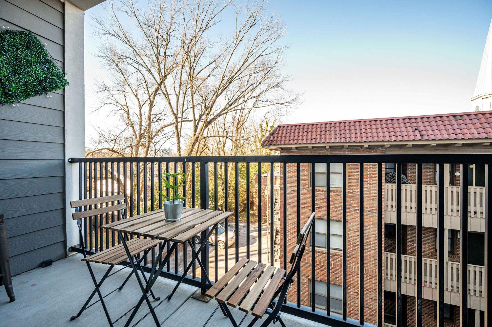 Luxe 1br W Balcony In Downtown 542blvd