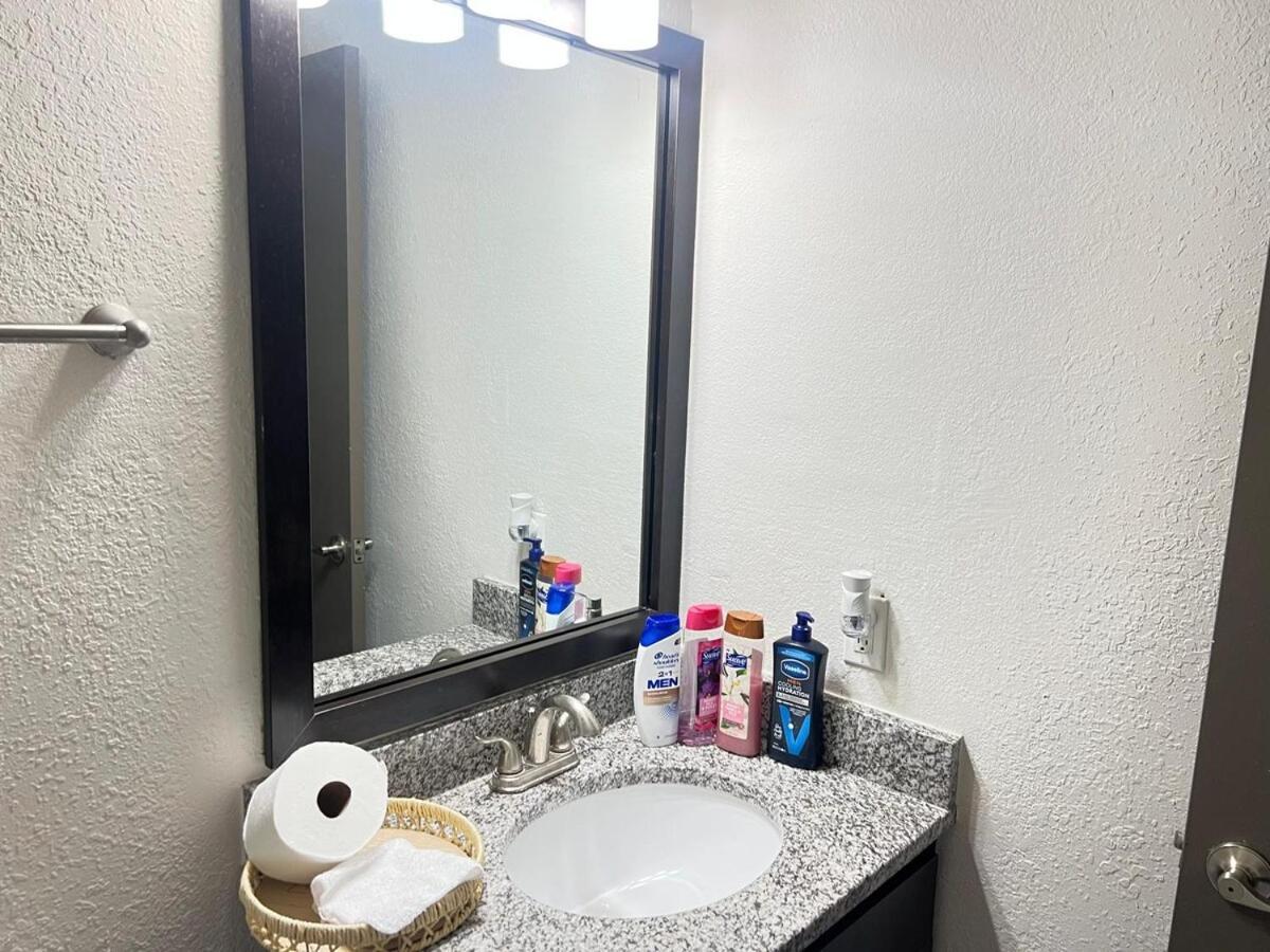 Entire Cozy 2-bedroom In Atlanta