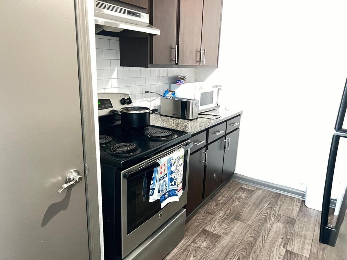 Entire Cozy 2-bedroom In Apartment *