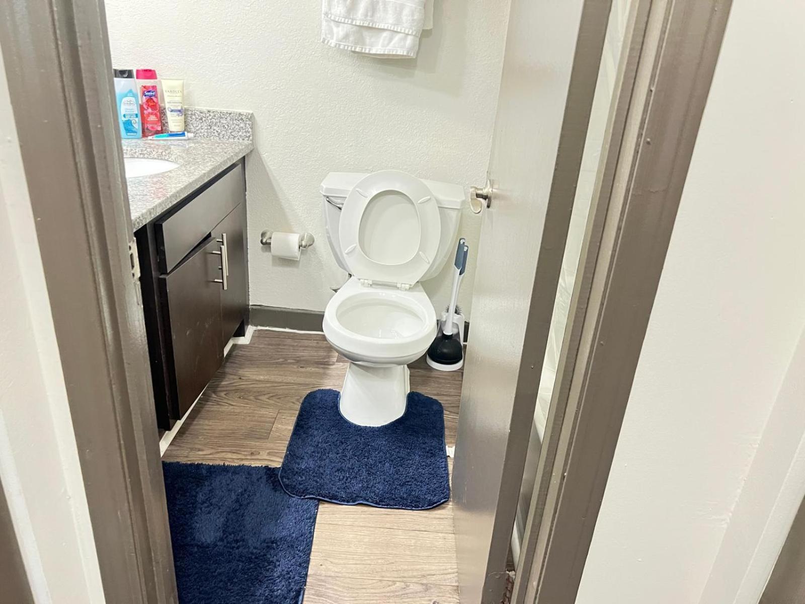 Apartment Entire Cozy 2-bedroom In *