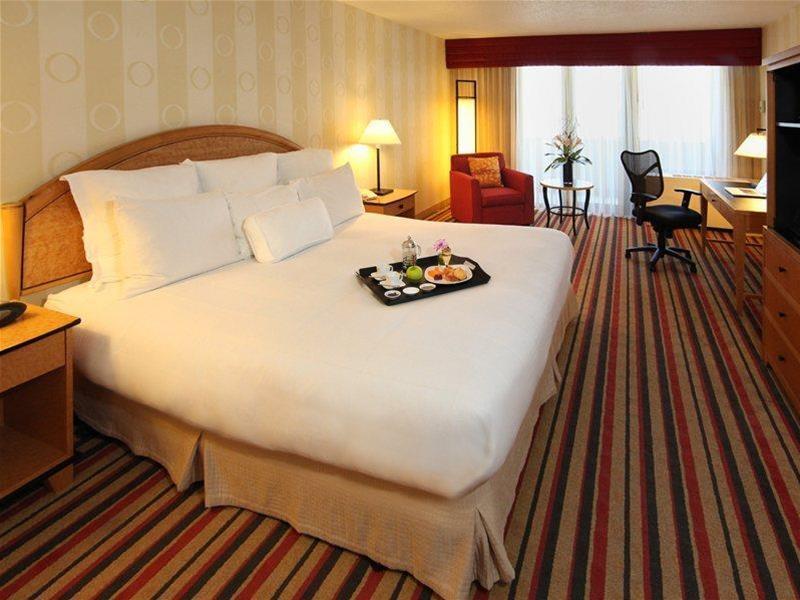 Crowne Plaza - Midtown By Ihg 4*