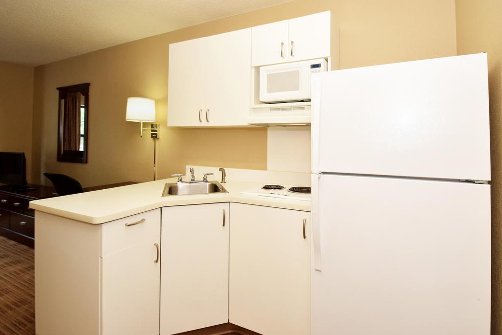 Extended America Select - Atlanta - Clairmont Hotel