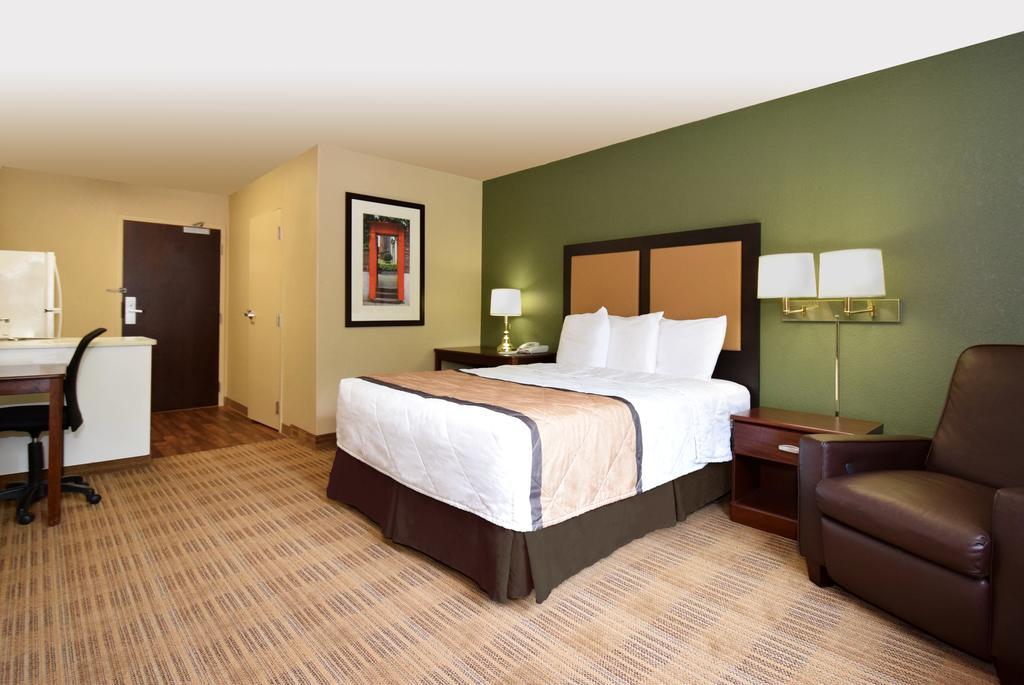 Extended America Select - Atlanta - Clairmont Hotel