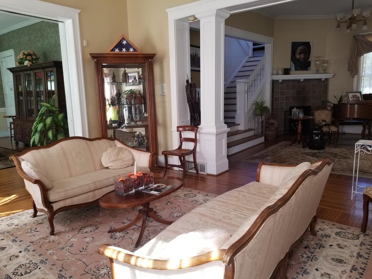 The Peach House 3*